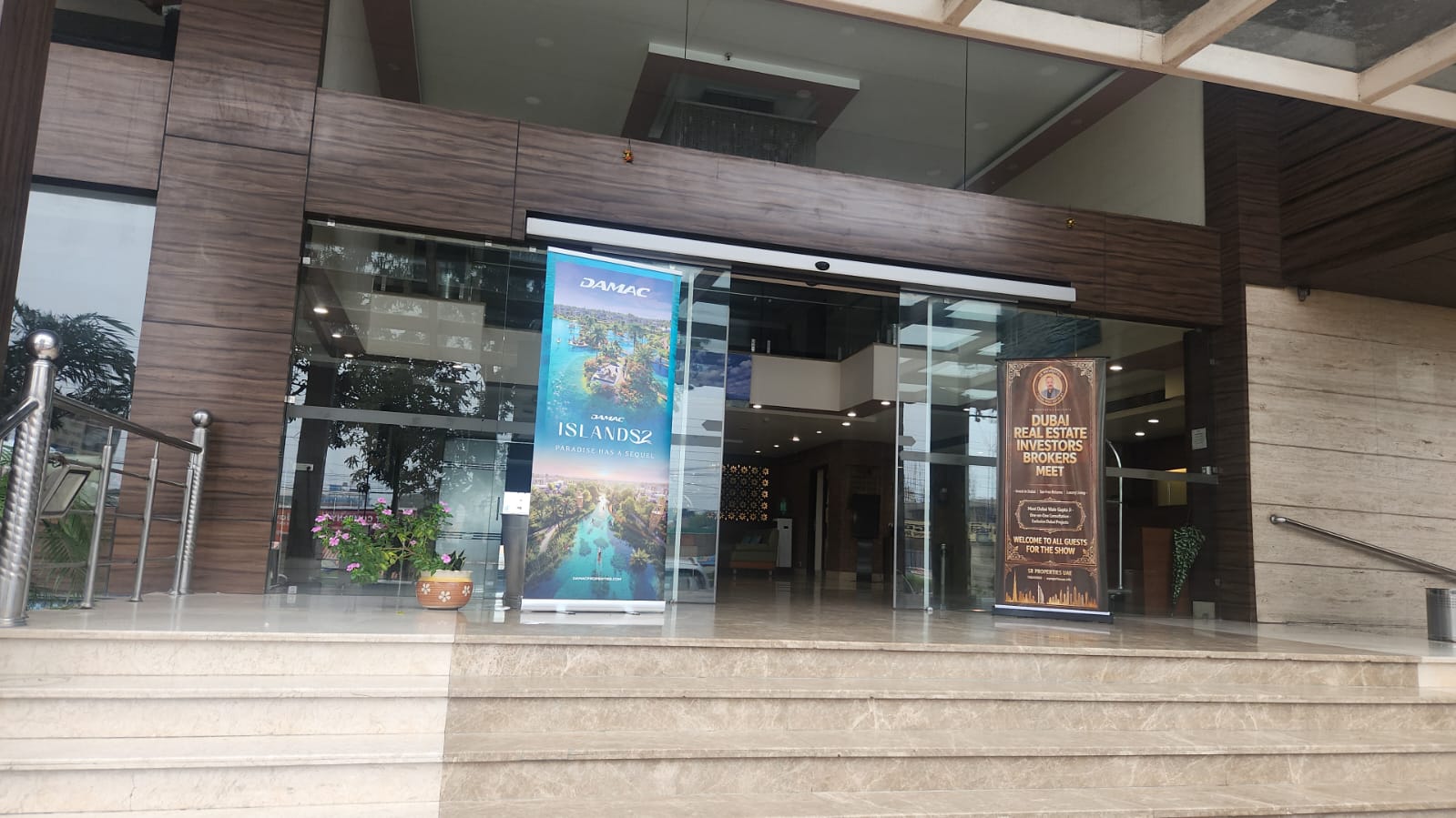 Hotel The Pearl Grand entrance, Dehradun expo venue